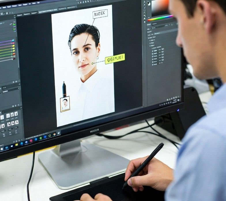 designer using annotation tools on a captured image